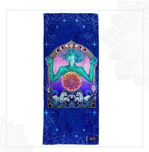 SACRED WOMAN BEACH TOWEL unisex Eco-friendly beach gym camping towel sand free galaxy art made from recycled plastic bottles reacondicionado - Reebelo España